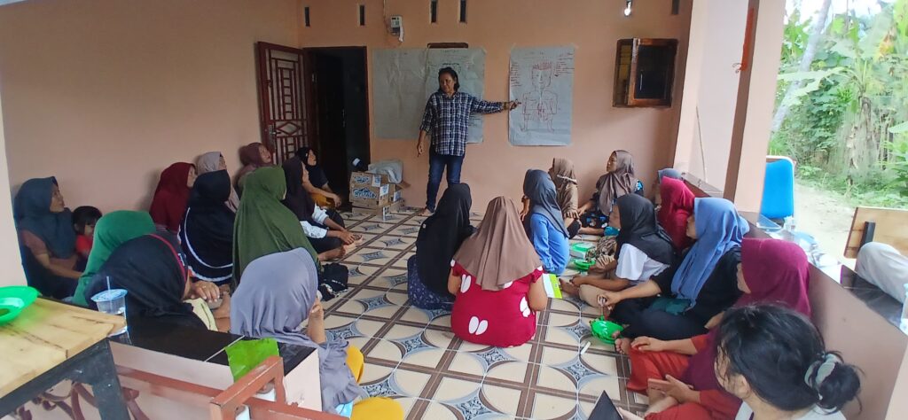 Pemaparan materi oleh Mimi Surbakti