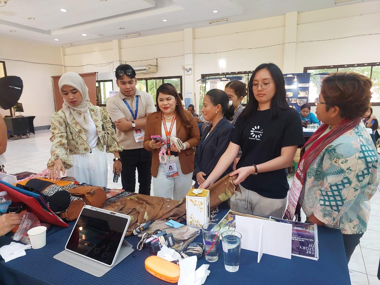 YSL Perkenalkan Produk HHBK Komunitas Terdampak Krisis Lingkungan di Filipina